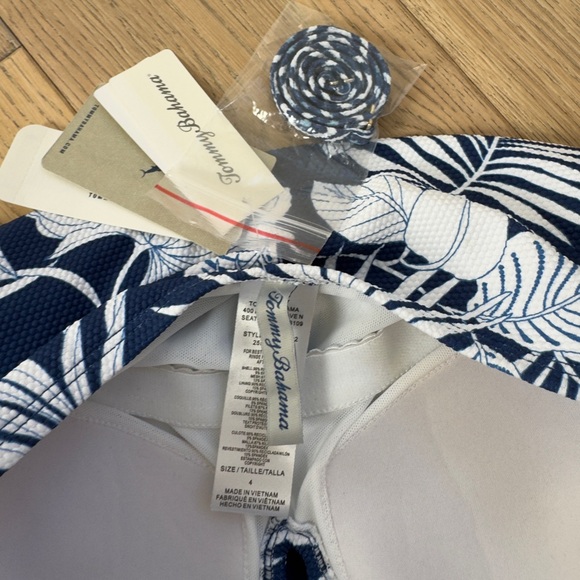Women’s Tommy Bahama one-piece swimsuit. NWT. Size 4 - Picture 4 of 5